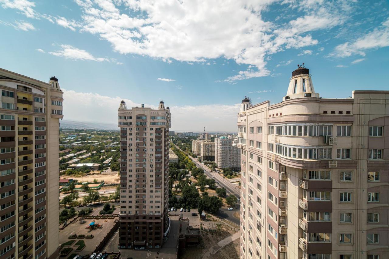 דירות אלמטי Manica Mega Towers מראה חיצוני תמונה
